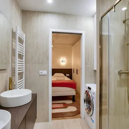 Sublime Duplex Avec Salle De Cinema Apartment Paris