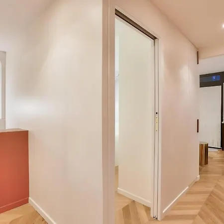 Sublime Duplex Avec Salle De Cinema *