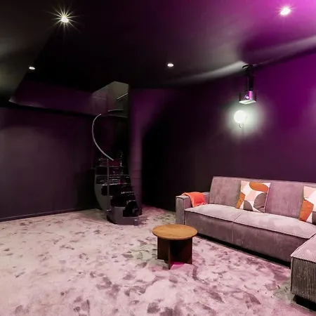 Sublime Duplex Avec Salle De Cinema *