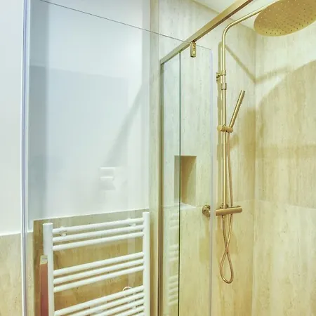 Sublime Duplex Avec Salle De Cinema *