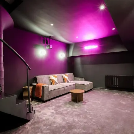 Sublime Duplex Avec Salle De Cinema Διαμέρισμα