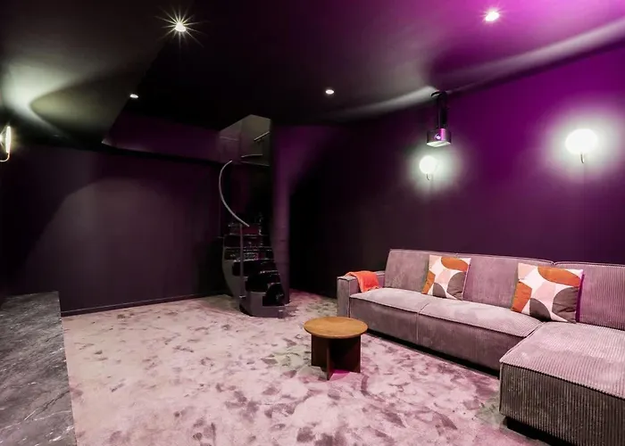 Sublime Duplex Avec Salle De Cinema *