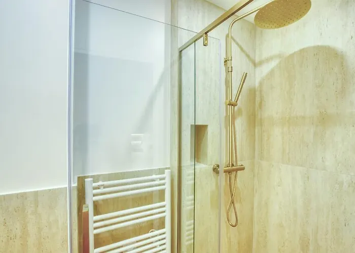 Sublime Duplex Avec Salle De Cinema *