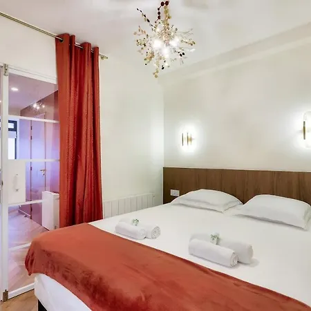 Sublime Duplex Avec Salle De Cinema Διαμέρισμα *